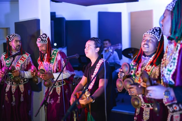 Grupo tocando Gnawa